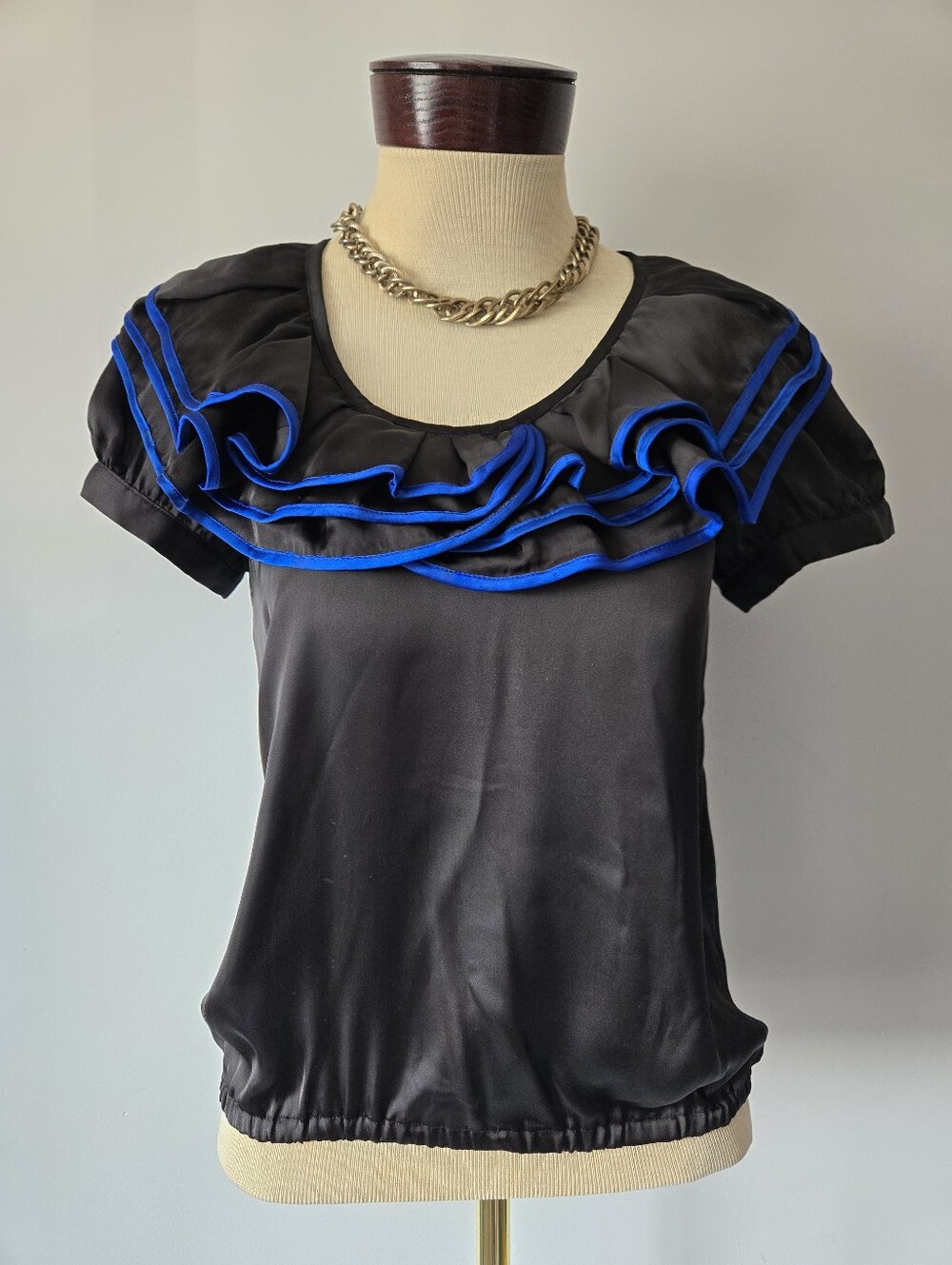 Alice + Olivia Silk Black Short-Sleeve Blouse with Blue Ruffle Trim. Size 2